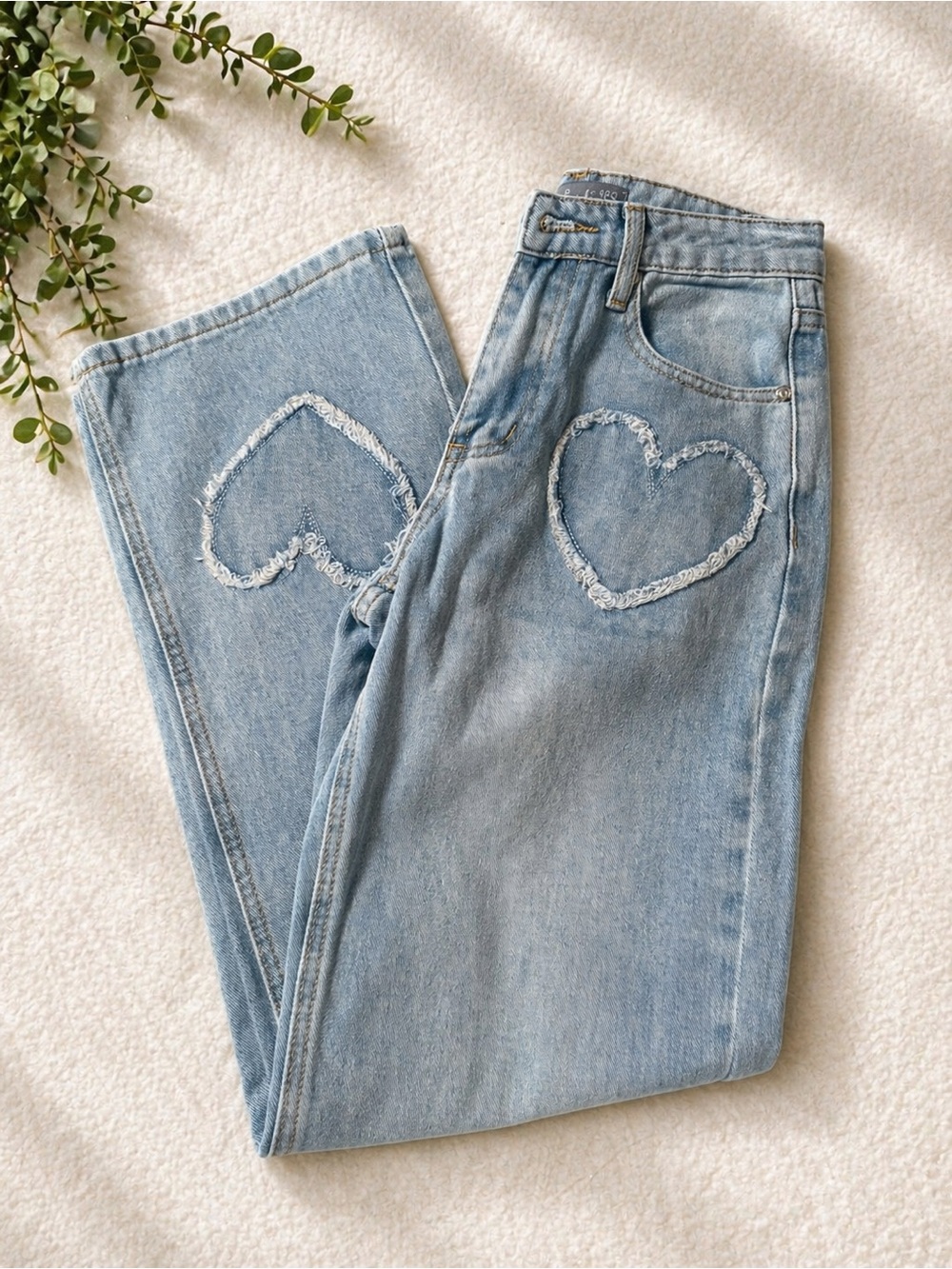 Cali 1850 Light Wash Heart Patch Low-Rise Baggy Women’s Jeans